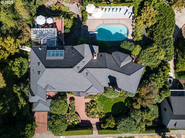 2611 Nw WESTOVER Rd, Portland, OR 97210