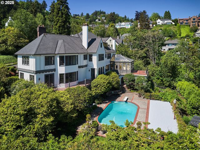 2611 Nw WESTOVER Rd, Portland, OR 97210