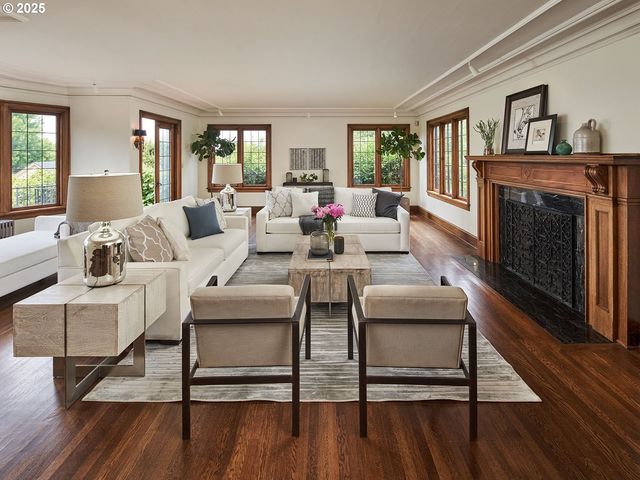 2611 Nw WESTOVER Rd, Portland, OR 97210