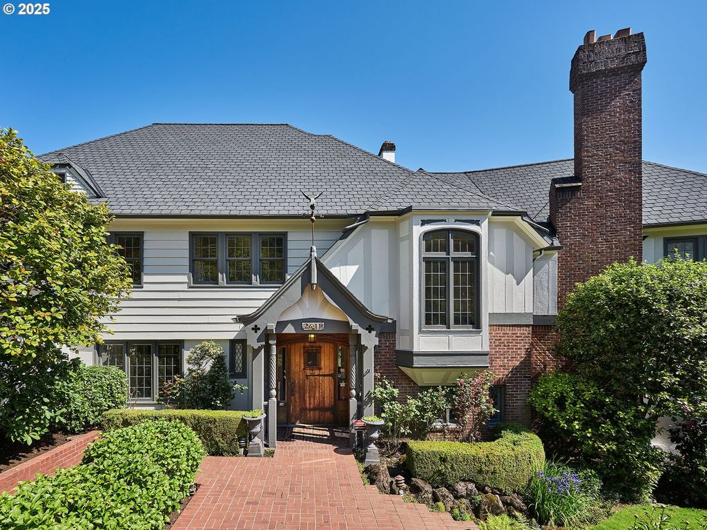 2611 Nw WESTOVER Rd, Portland, OR 97210