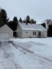 1304 Wolf Court, East Lansing, MI 48823