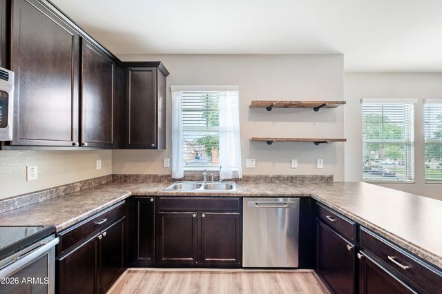 7755 W PALM Lane, Phoenix, AZ 85035