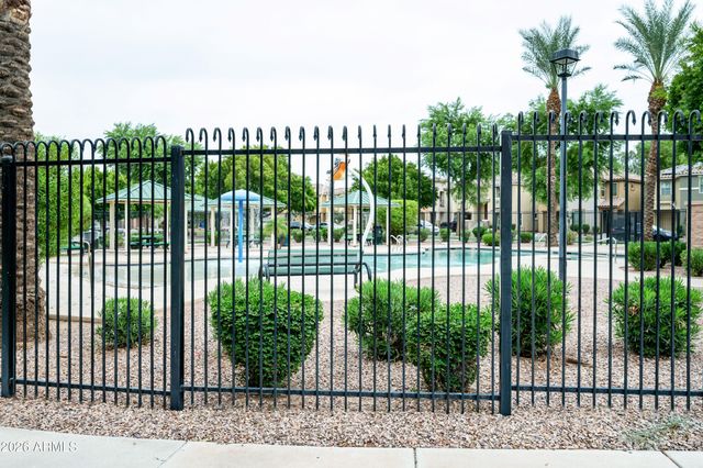 7755 W PALM Lane, Phoenix, AZ 85035