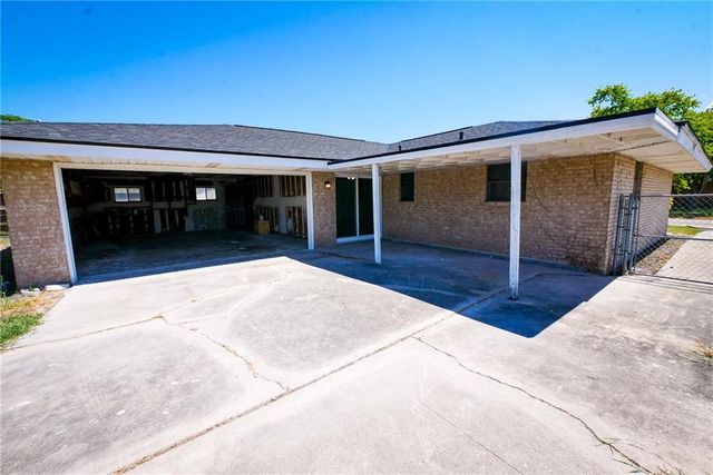 3606 San Blas Dr, Corpus Christi, TX 78415