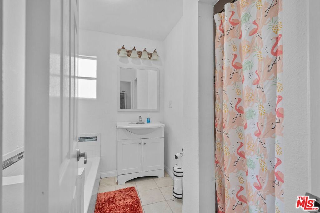 Image 4 of property listing at 3311 W 115th Street, Inglewood, CA 90303