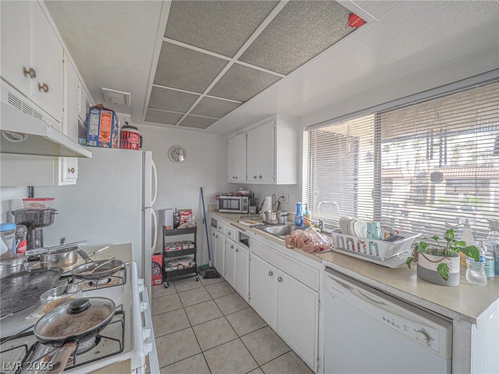 Image 15 of property listing at 1370 Vegas Valley Drive 44, Las Vegas, NV 89169