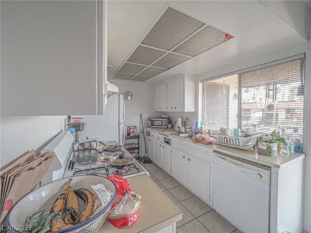 Image 18 of property listing at 1370 Vegas Valley Drive 44, Las Vegas, NV 89169