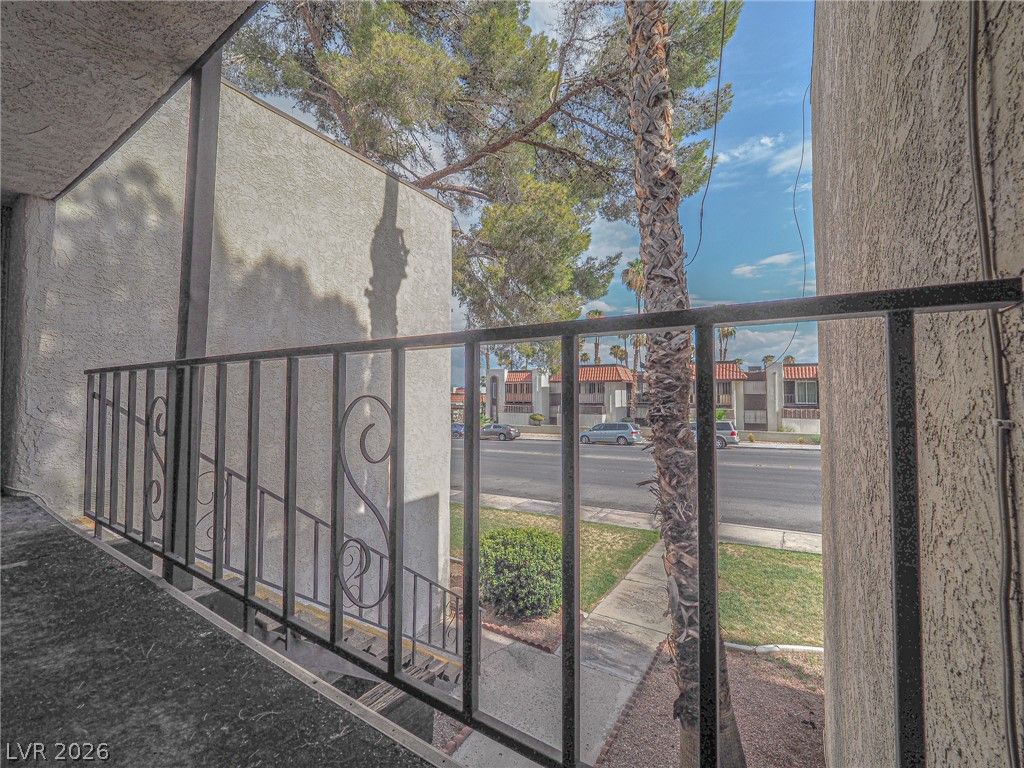 Image 6 of property listing at 1370 Vegas Valley Drive 44, Las Vegas, NV 89169