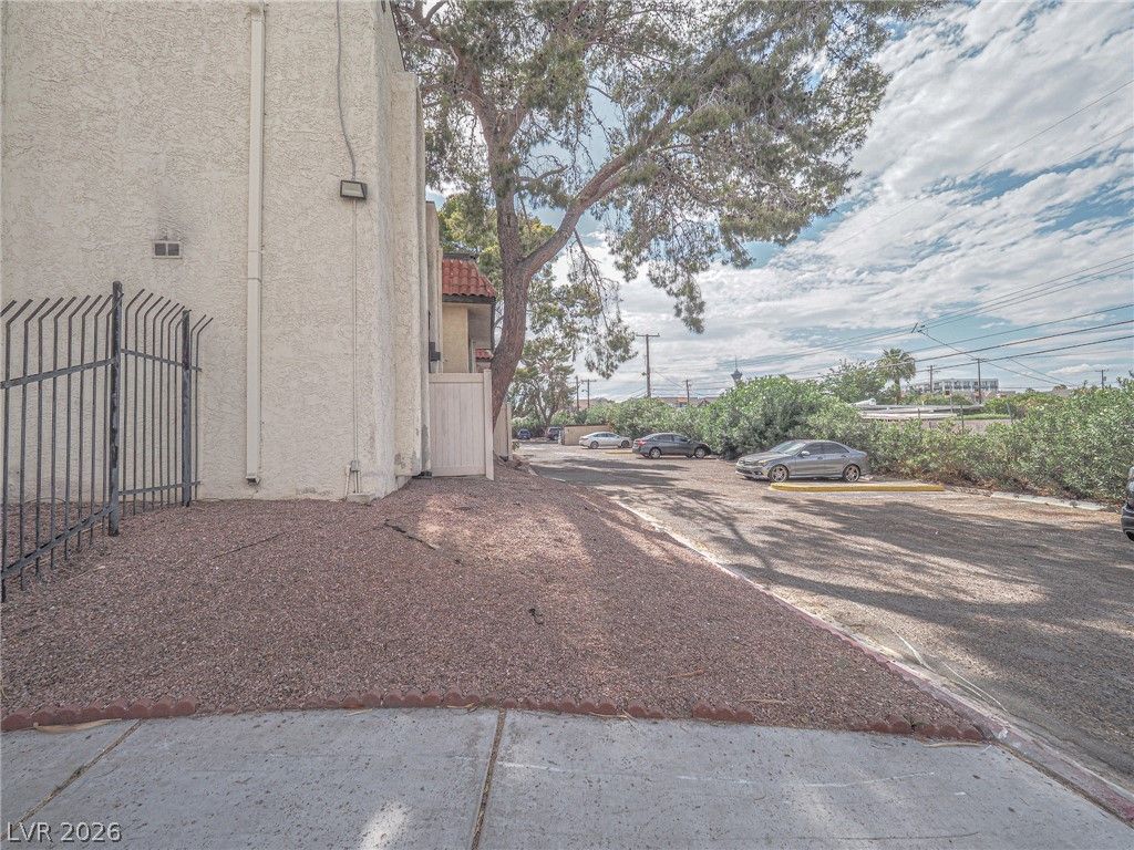 Image 81 of property listing at 1370 Vegas Valley Drive 44, Las Vegas, NV 89169