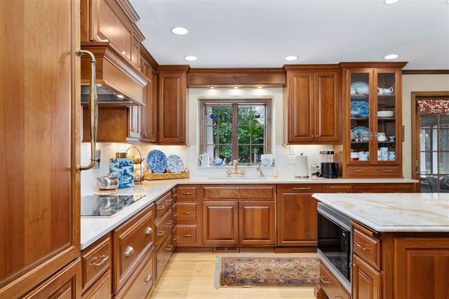 1418 White Pine Drive, Eau Claire, WI 54701