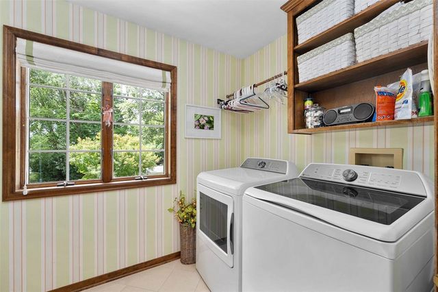 1418 White Pine Drive, Eau Claire, WI 54701