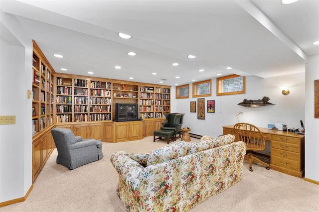 1418 White Pine Drive, Eau Claire, WI 54701