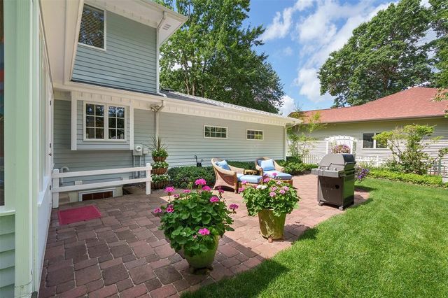 1418 White Pine Drive, Eau Claire, WI 54701