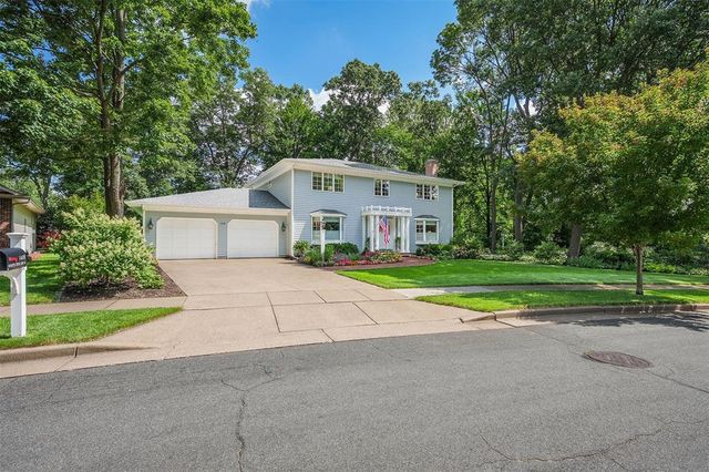 1418 White Pine Drive, Eau Claire, WI 54701