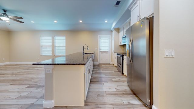 719 W Texas Street, Denison, TX 75020