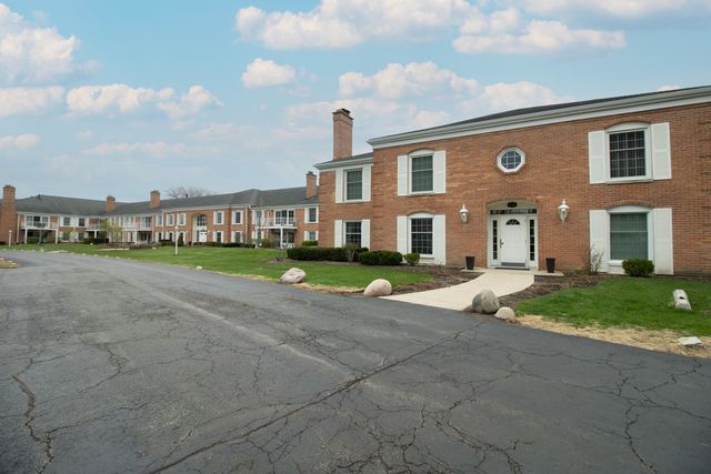 120 Carriage Way Drive 202B, Burr Ridge, IL 60527