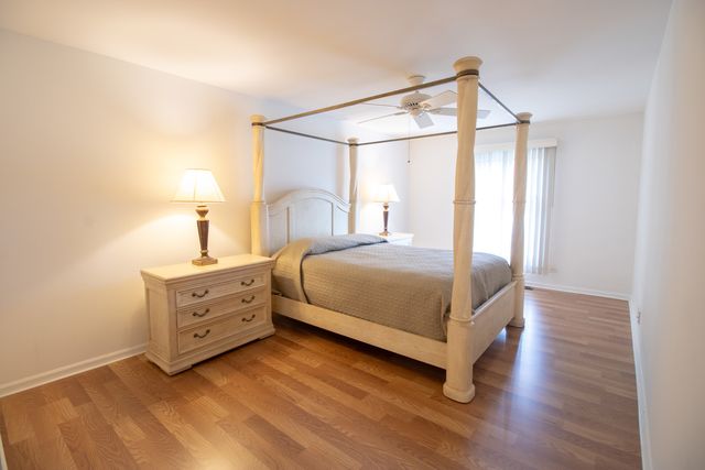 120 Carriage Way Drive 202B, Burr Ridge, IL 60527