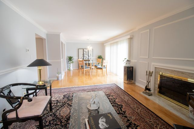 120 Carriage Way Drive 202B, Burr Ridge, IL 60527