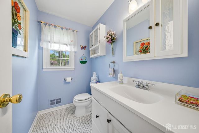 7 candle Lane, East Brunswick, NJ 08816