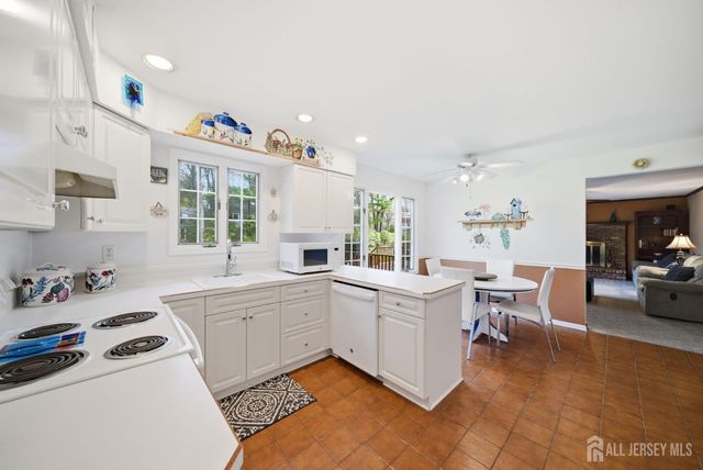 7 candle Lane, East Brunswick, NJ 08816