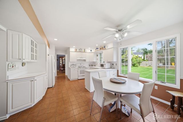 7 candle Lane, East Brunswick, NJ 08816