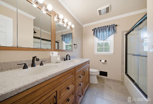 7 candle Lane, East Brunswick, NJ 08816