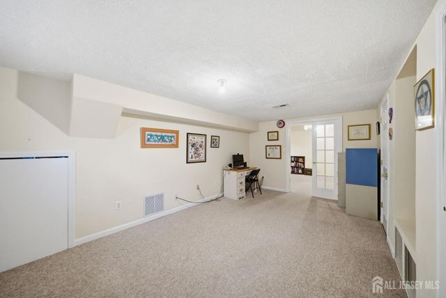 7 candle Lane, East Brunswick, NJ 08816