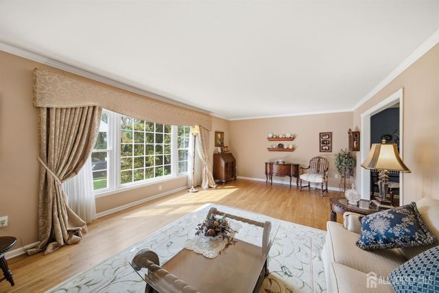 7 candle Lane, East Brunswick, NJ 08816