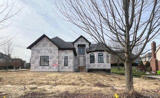 001 Fieldcrest, Rochester Hills, MI 48307