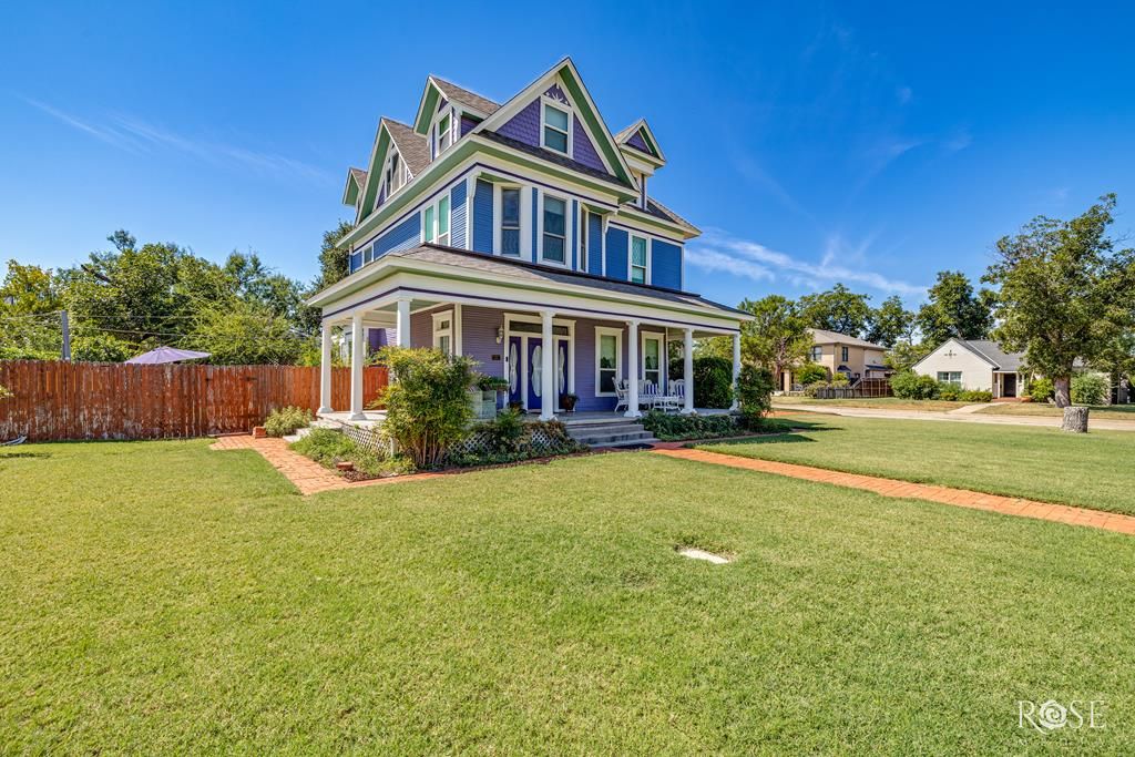 Image 1 of property listing at 521 W Highland Blvd, San Angelo, TX 76903