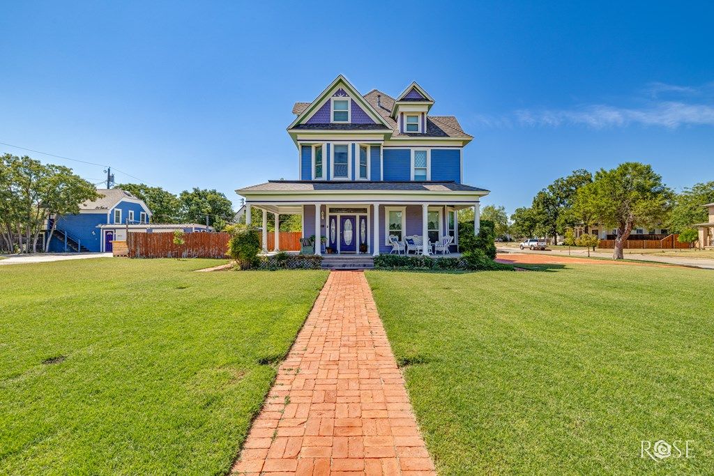 Image 2 of property listing at 521 W Highland Blvd, San Angelo, TX 76903