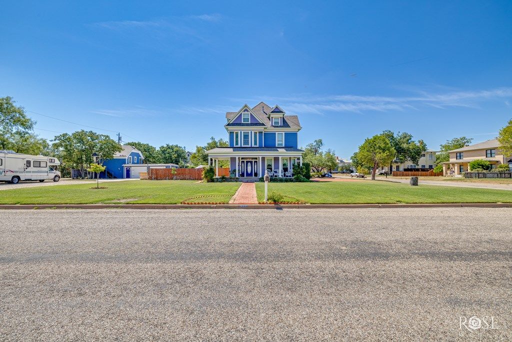 Image 3 of property listing at 521 W Highland Blvd, San Angelo, TX 76903