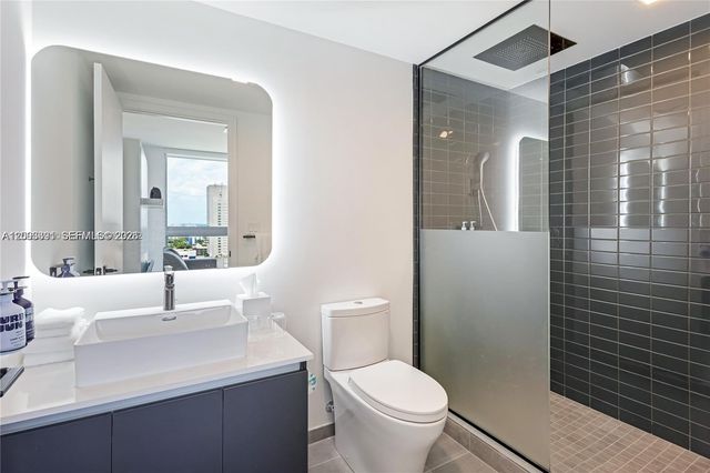 227 NE 2nd Street 2806, Miami, FL 33132