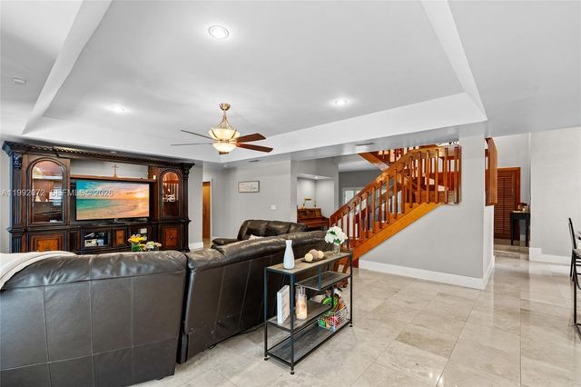 16214 NW 82nd Pl, Miami Lakes, FL 33016