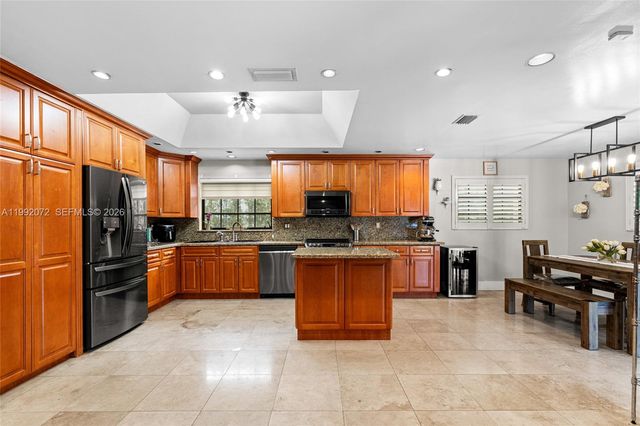 16214 NW 82nd Pl, Miami Lakes, FL 33016