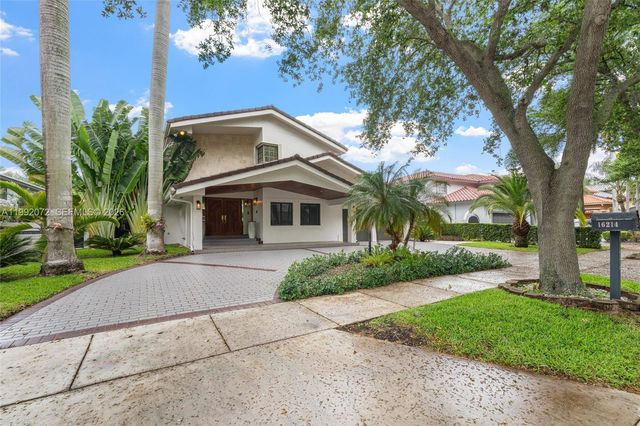 16214 NW 82nd Pl, Miami Lakes, FL 33016