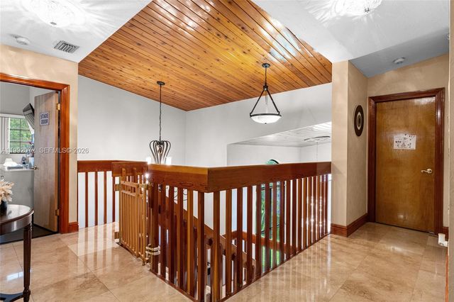 16214 NW 82nd Pl, Miami Lakes, FL 33016