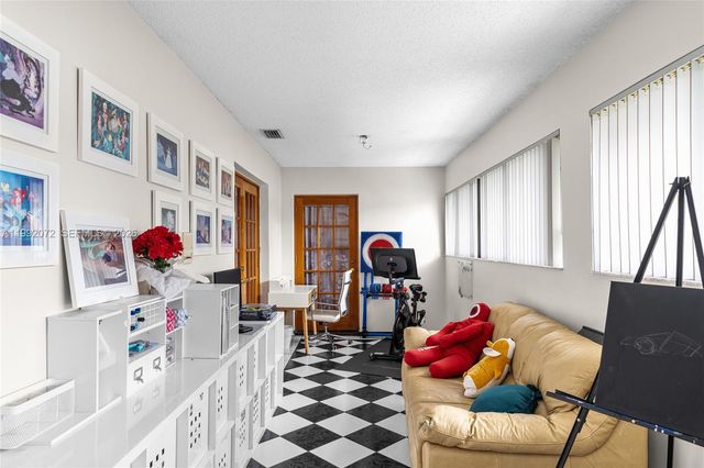 16214 NW 82nd Pl, Miami Lakes, FL 33016