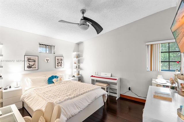 16214 NW 82nd Pl, Miami Lakes, FL 33016