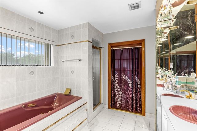 16214 NW 82nd Pl, Miami Lakes, FL 33016