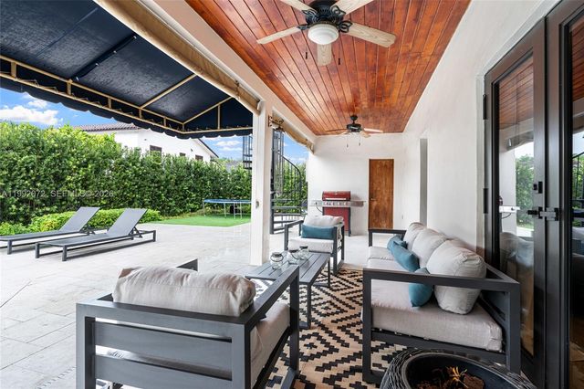 16214 NW 82nd Pl, Miami Lakes, FL 33016