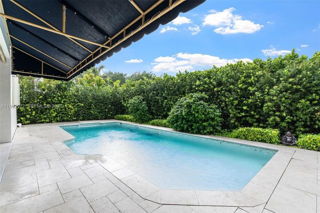 16214 NW 82nd Pl, Miami Lakes, FL 33016