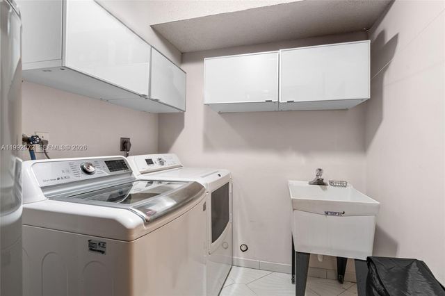 16214 NW 82nd Pl, Miami Lakes, FL 33016