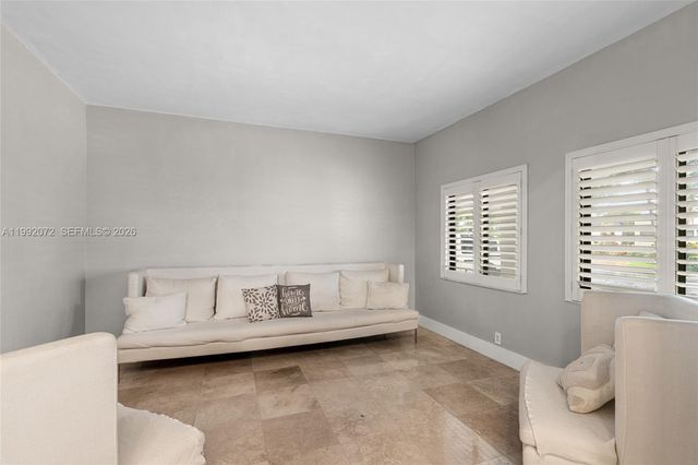 16214 NW 82nd Pl, Miami Lakes, FL 33016