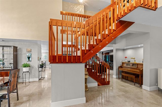 16214 NW 82nd Pl, Miami Lakes, FL 33016