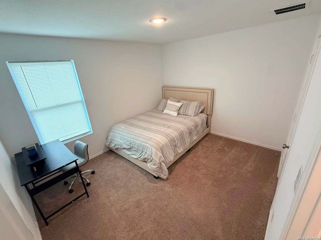 6964 Calcite Trl, Elmendorf, TX 78112
