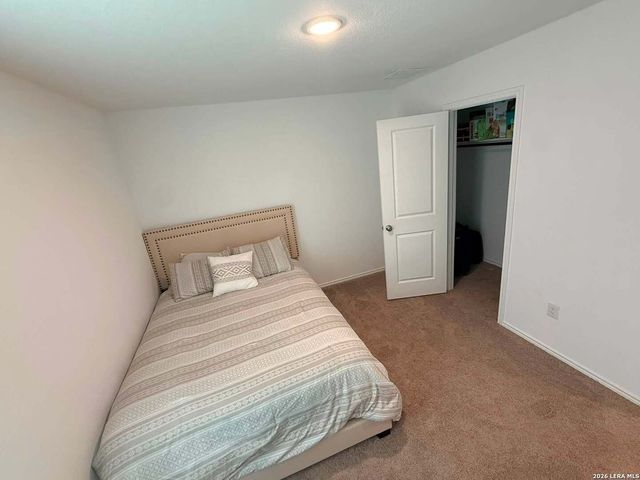 6964 Calcite Trl, Elmendorf, TX 78112