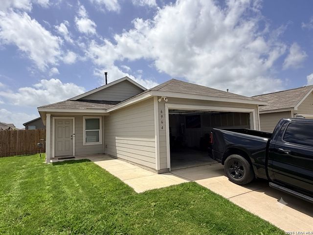 6964 Calcite Trl, Elmendorf, TX 78112