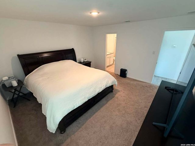 6964 Calcite Trl, Elmendorf, TX 78112