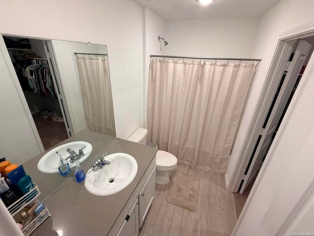 6964 Calcite Trl, Elmendorf, TX 78112